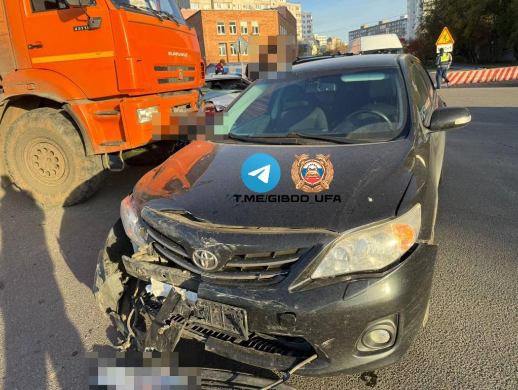 Автоледи пострадала в тройном ДТП на Шафиева в Уфе