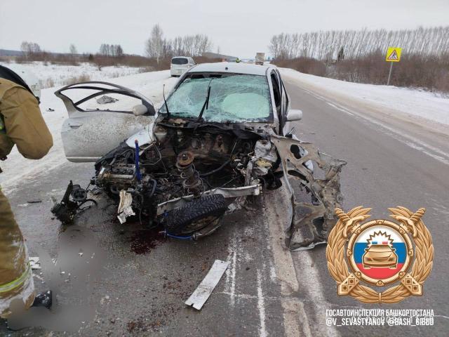 Два человека погибли в страшной аварии под Уфой