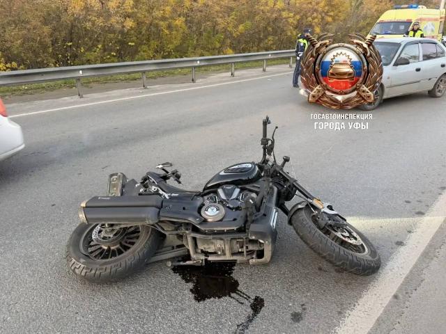 Байкер пострадал в ДТП с легковушкой на Демском шоссе в Уфе