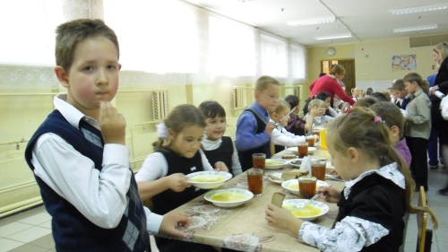 В одной из школ Башкирии ученикам запретили посещать буфет, если они не питаются в столовой В одной из школ Башкирии ученикам запретили посещать буфет, если они не питаются в столовой