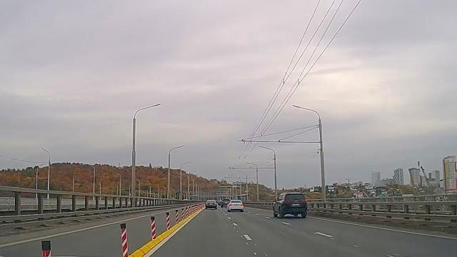 На мостах Уфы введут ограничения для грузовиков