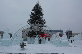 В Уфе открыли ледовый городок с фигурами спортсменов