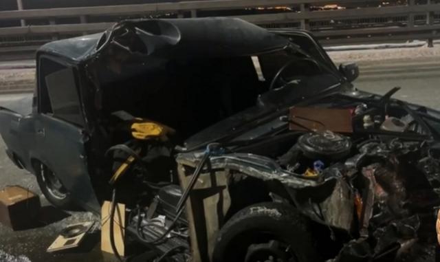 В Уфе при столкновении с погрузчиком, 16-летняя пассажирка автомобиля погибла на месте