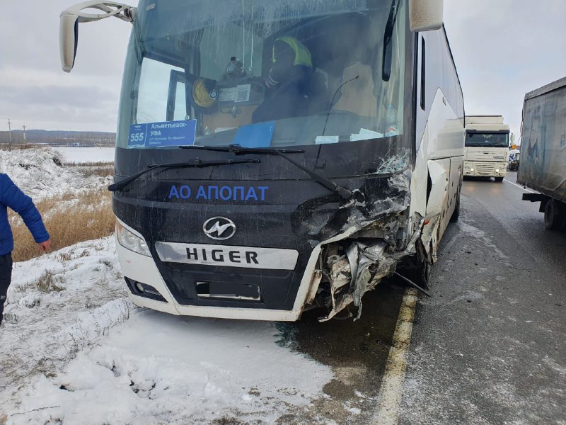 На трассе в Башкирии произошла смертельная авария с участием автобуса