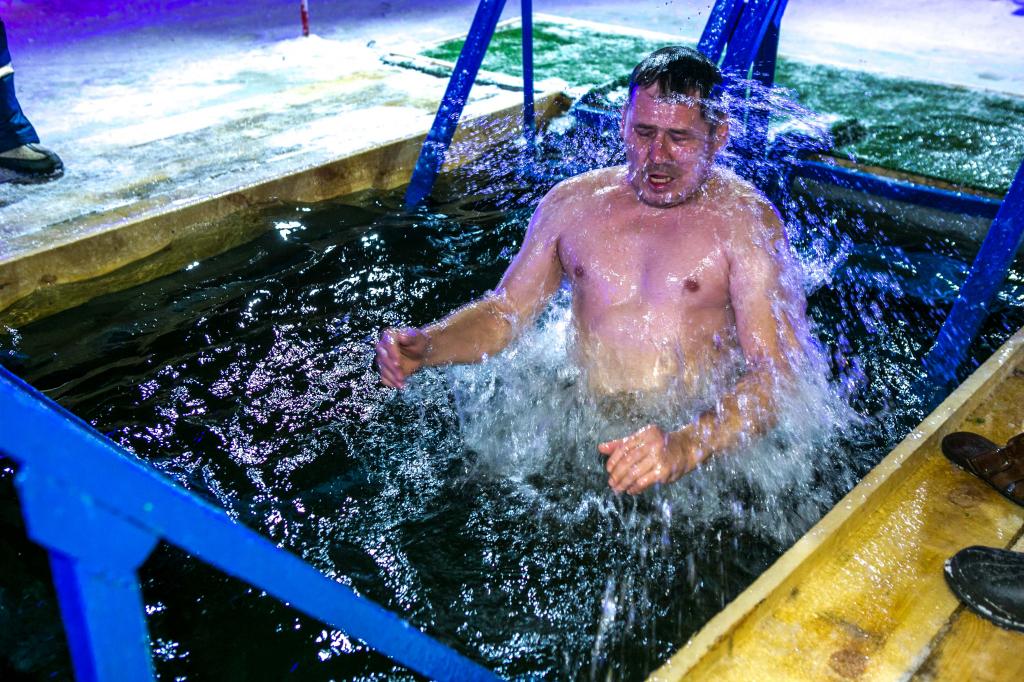 Крещенские купания – 2022: ночной фоторепортаж из парка Якутова в Уфе