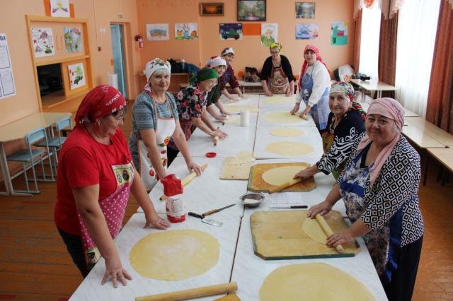 В районе Башкирии женщины заготовили 45 кг лапши для участников СВО