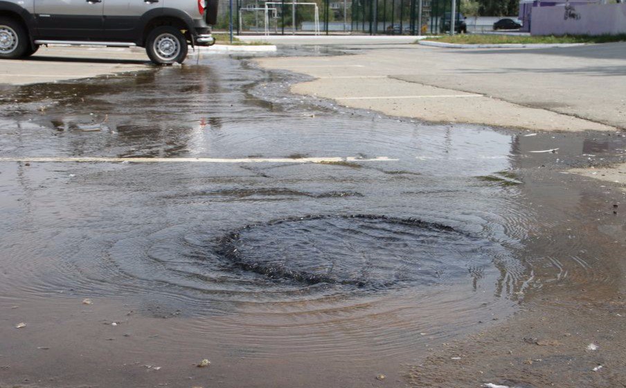 В Сипайлово устраняют последствия повреждения водопровода