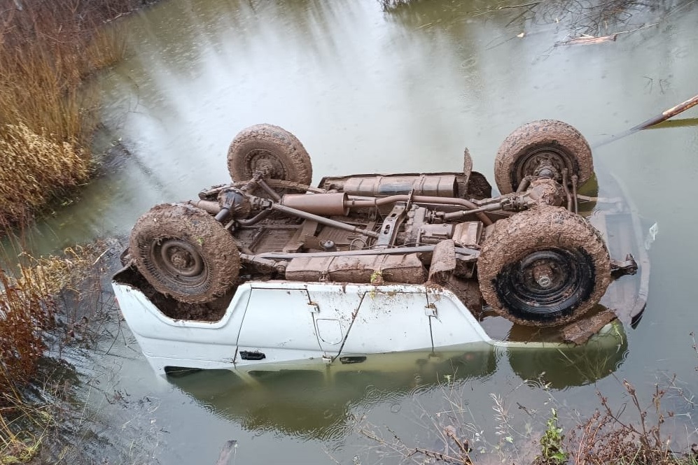 В Башкирии водитель УАЗа упал в реку и погиб