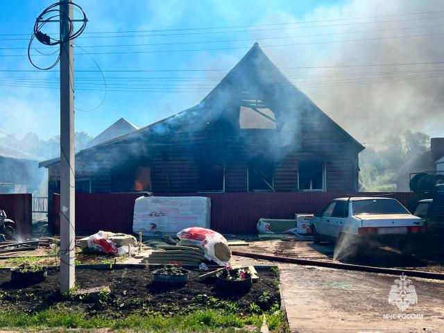 Мужчина пострадал при пожаре в частном доме под Уфой