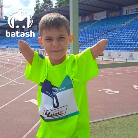 Потерявший руки из-за удара током мальчик из Башкирии победил на соревнованиях по легкой атлетике