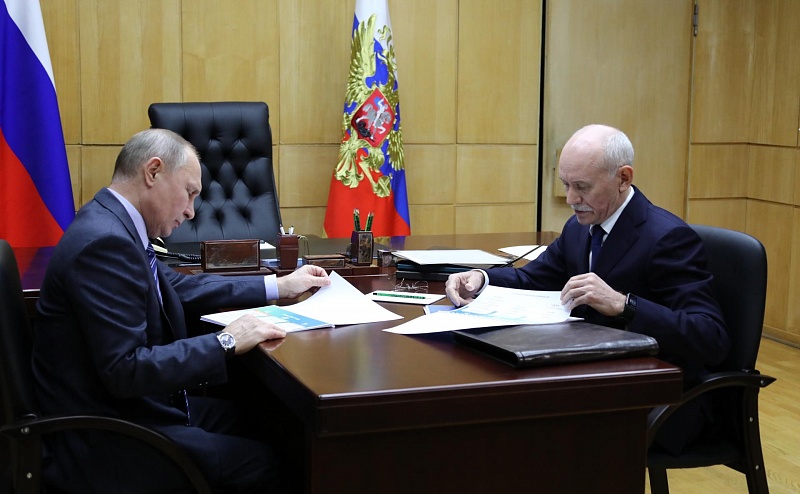 Рустэм Хамитов доложил Владимиру Путину о росте зарплаты в Башкирии