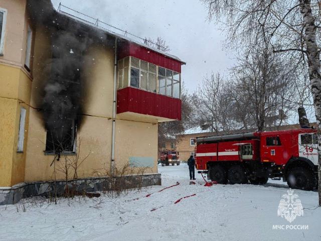 В Башкирии сотрудники МЧС спасли двух человек во время пожара