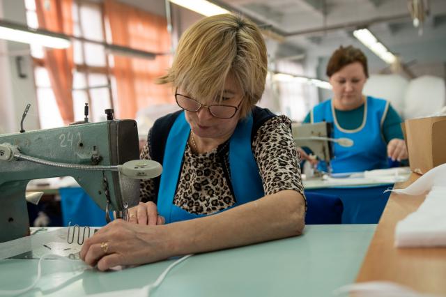 В Башкирии работницам швейной фабрики выдали зарплату постельным бельем
