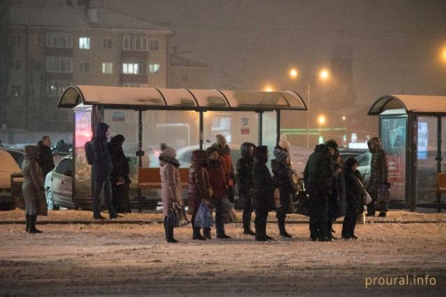 «В окна видно только вдавленных людей»: уфимка пожаловалась Радию Хабирову на проблемы с общественным транспортом