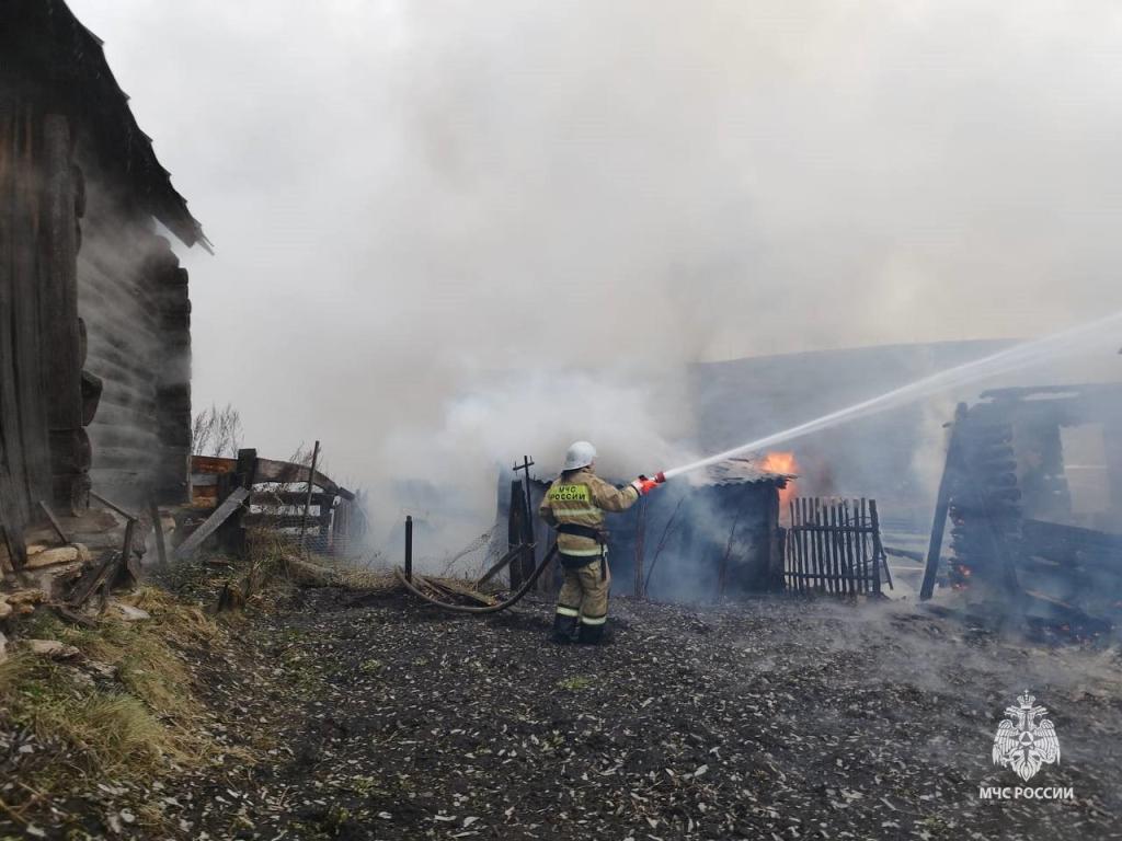 Тело мужчины нашли после тушения пожара в частном доме в Башкирии