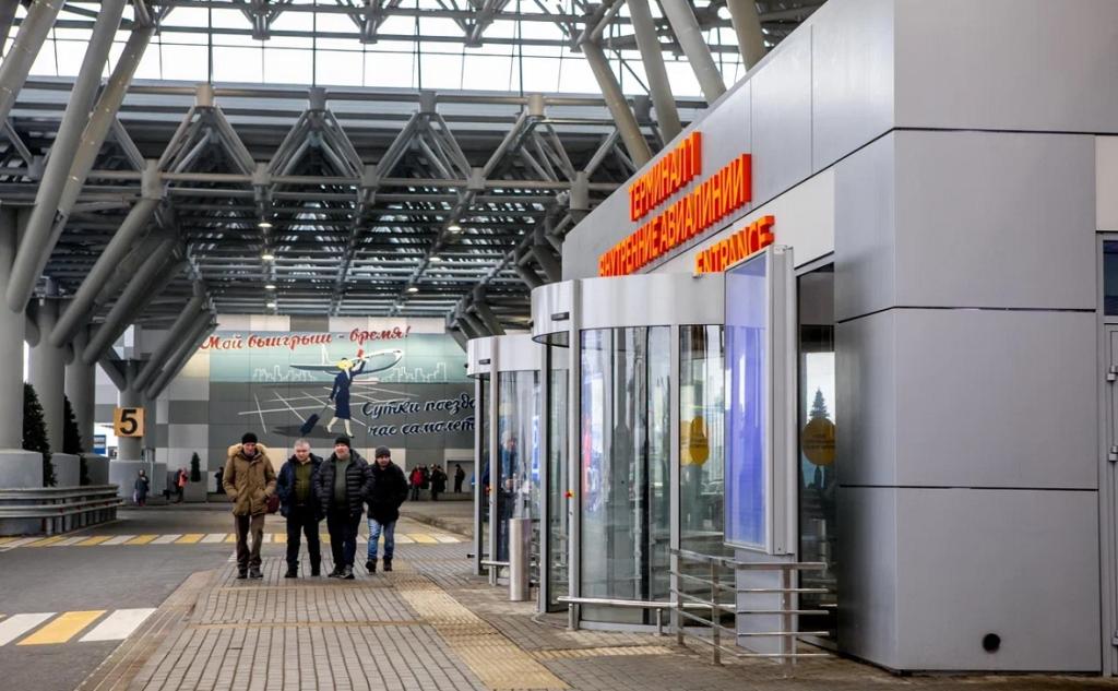 12 рейсов задержали в аэропорту Уфы из-за ограничений на полеты в Москве