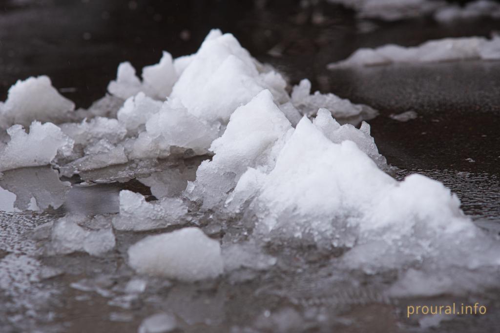 В Уфе возбудили уголовное дело по факту гигантской снежной свалки в Кузнецовском затоне