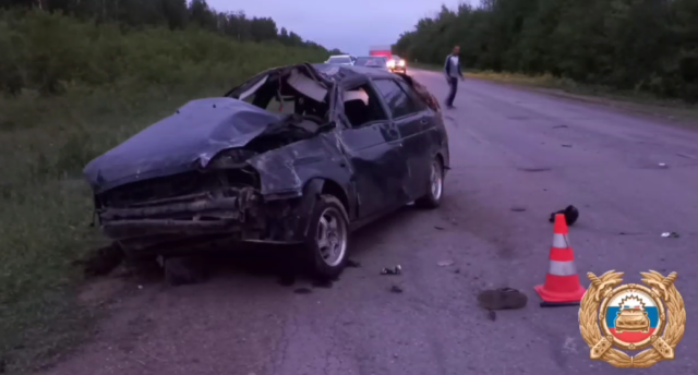 В Башкирии водитель без прав несколько раз перевернулся на машине и погиб