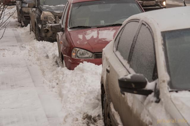 В Уфе семья с маленьким сыном в лютый мороз застряла в автомобиле без отопления