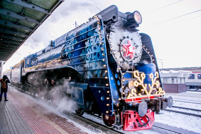 Фоторепортаж: как Уфа встретила поезд Деда Мороза