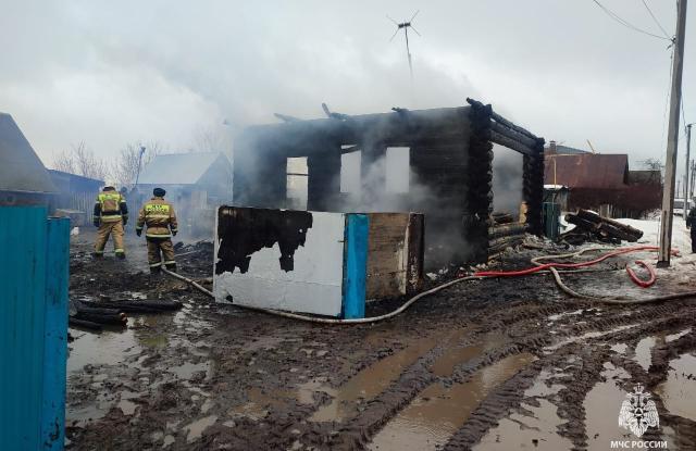 В Башкирии произошло два пожара с погибшим и пострадавшим