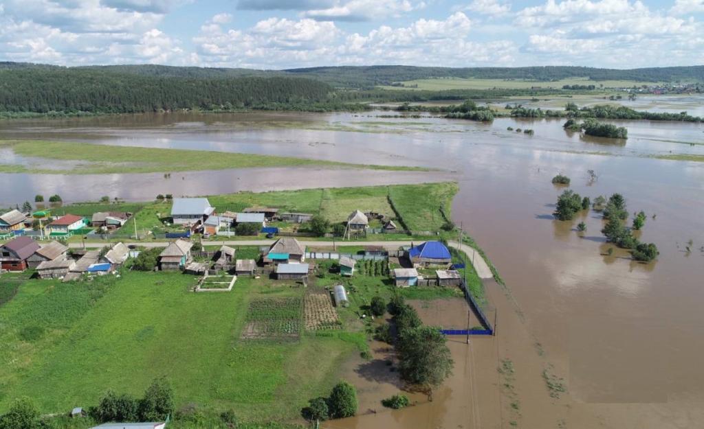 Вода ушла из затопленного райцентра в Башкирии