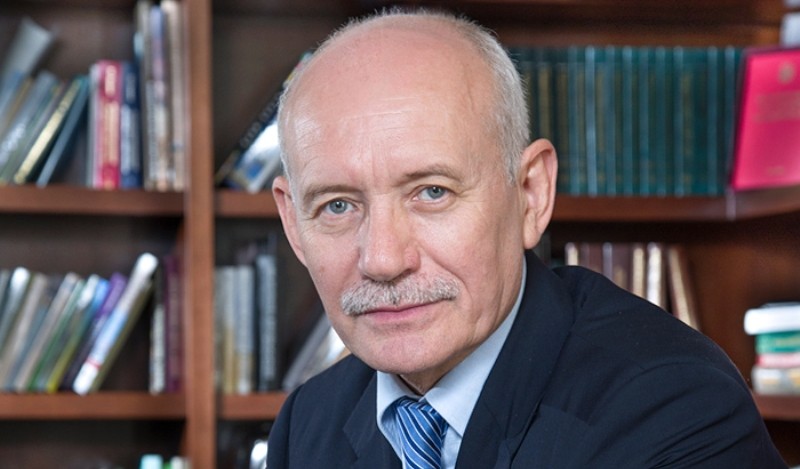 Положение Рустэма Хамитова в рейтинге влияния глав субъектов России ослабло