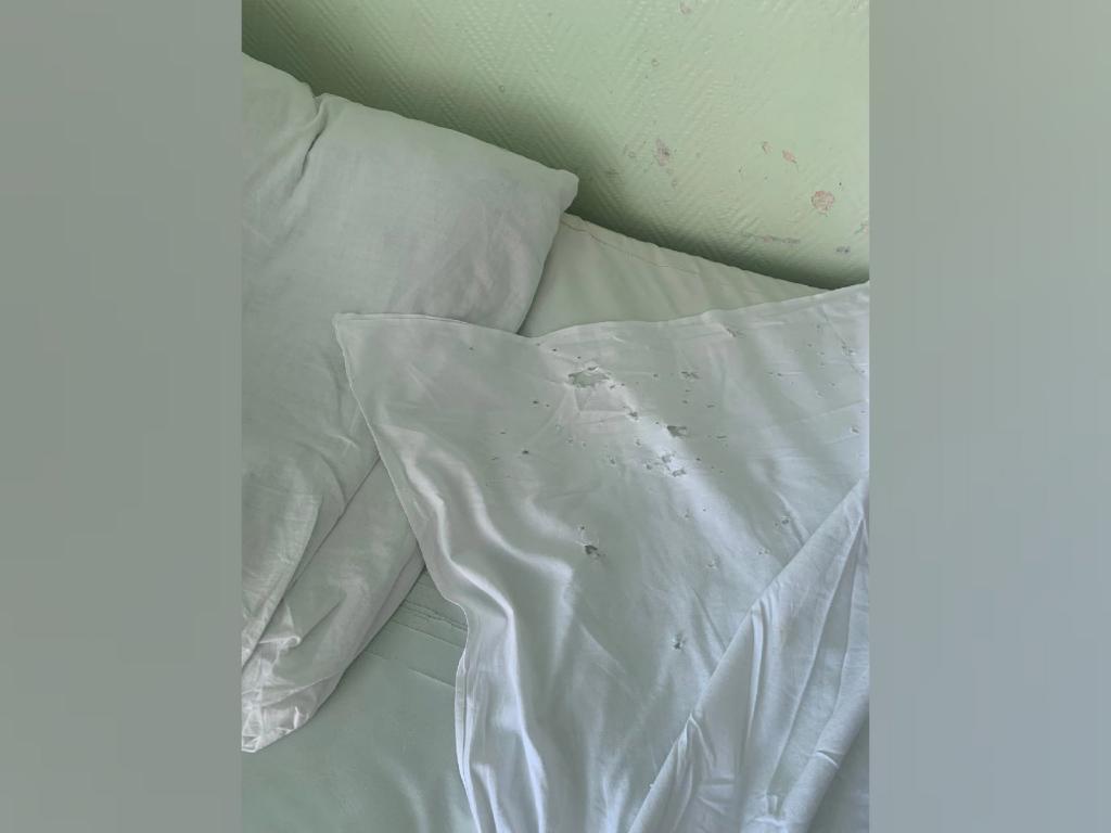 «Рваные простыни, шторы на скрепках»: пациентка уфимской больницы № 21 показала платную палату