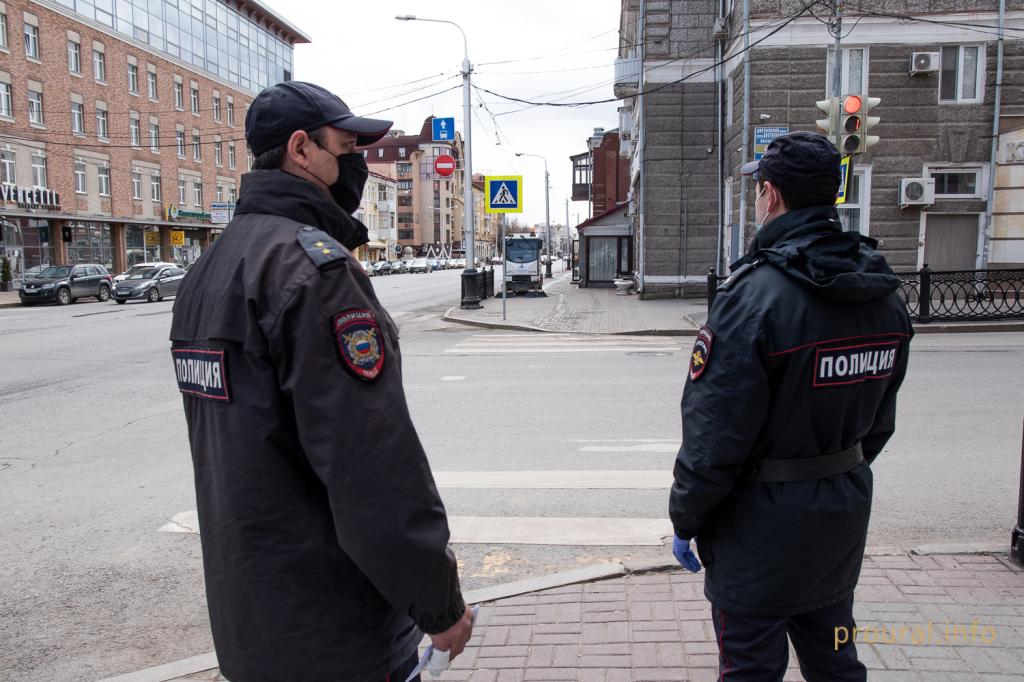 В Уфе полицейские за 15 минут нашли грабителей внедорожника