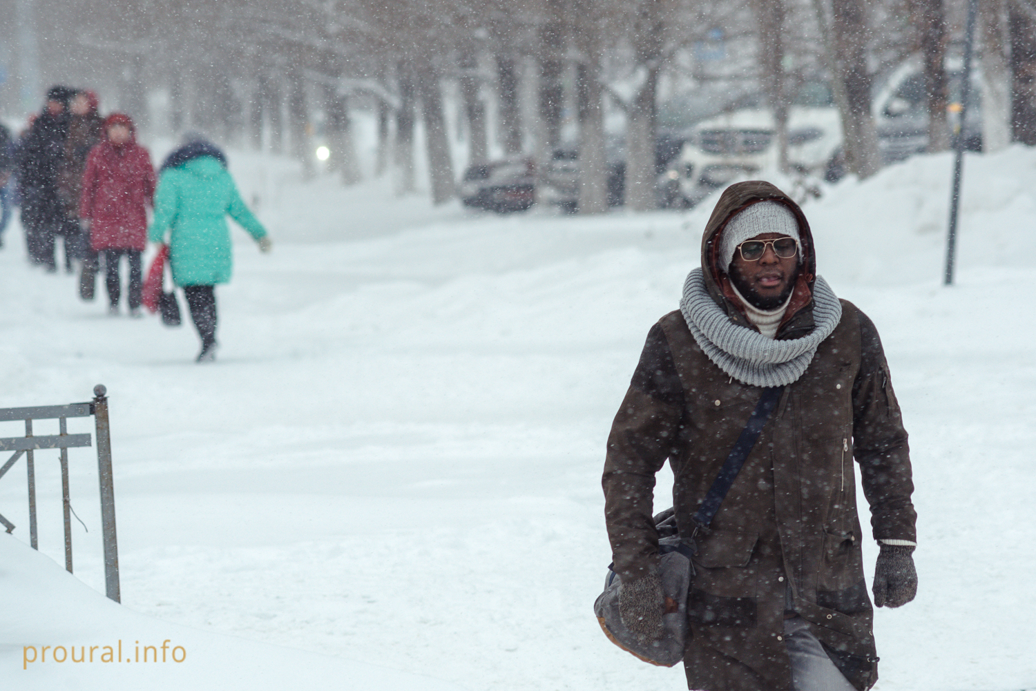 «Звенит январская вьюга»: как коммунальщики справились со снегопадом в Уфе – фоторепортаж Proural