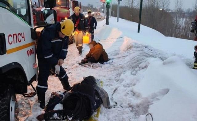 Два бомжа едва не погибли в пожаре на теплотрассе в Уфе