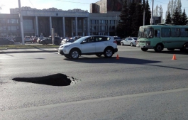 Из-за обвала грунта в Уфе образовалась гигантская пробка