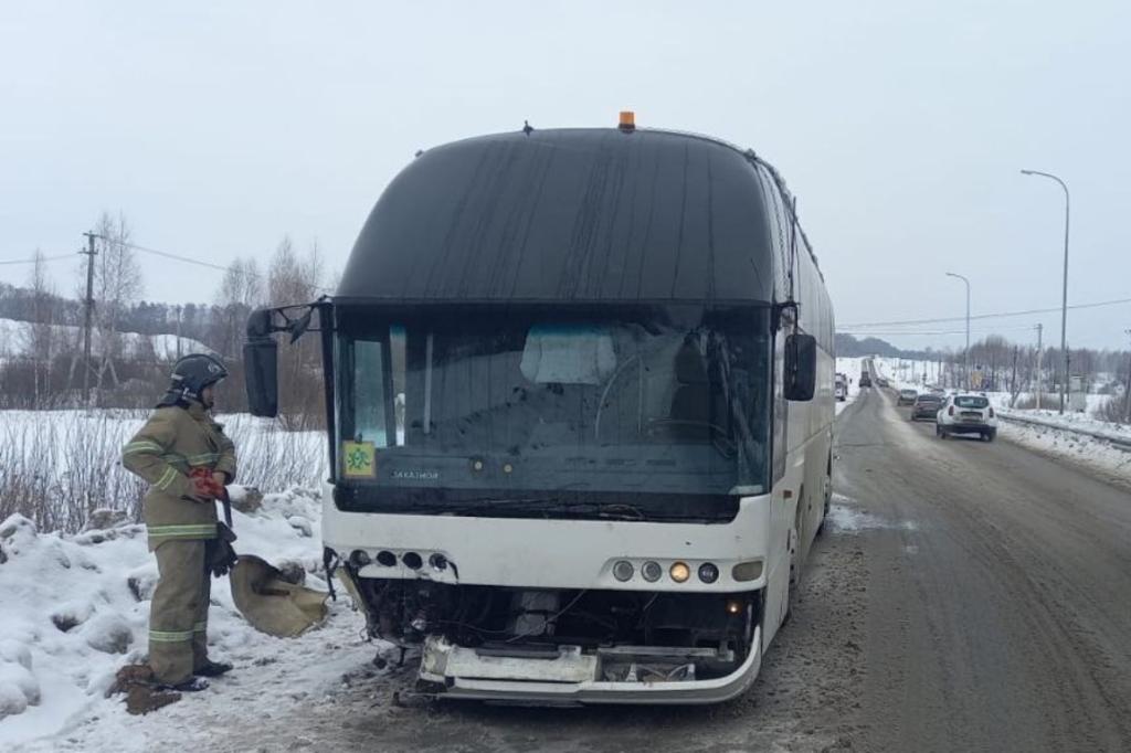 В Башкирии автобус с 46 школьниками попал в ДТП