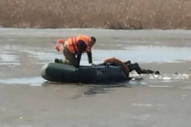 В Башкирии спасли мужчину, провалившегося под лед