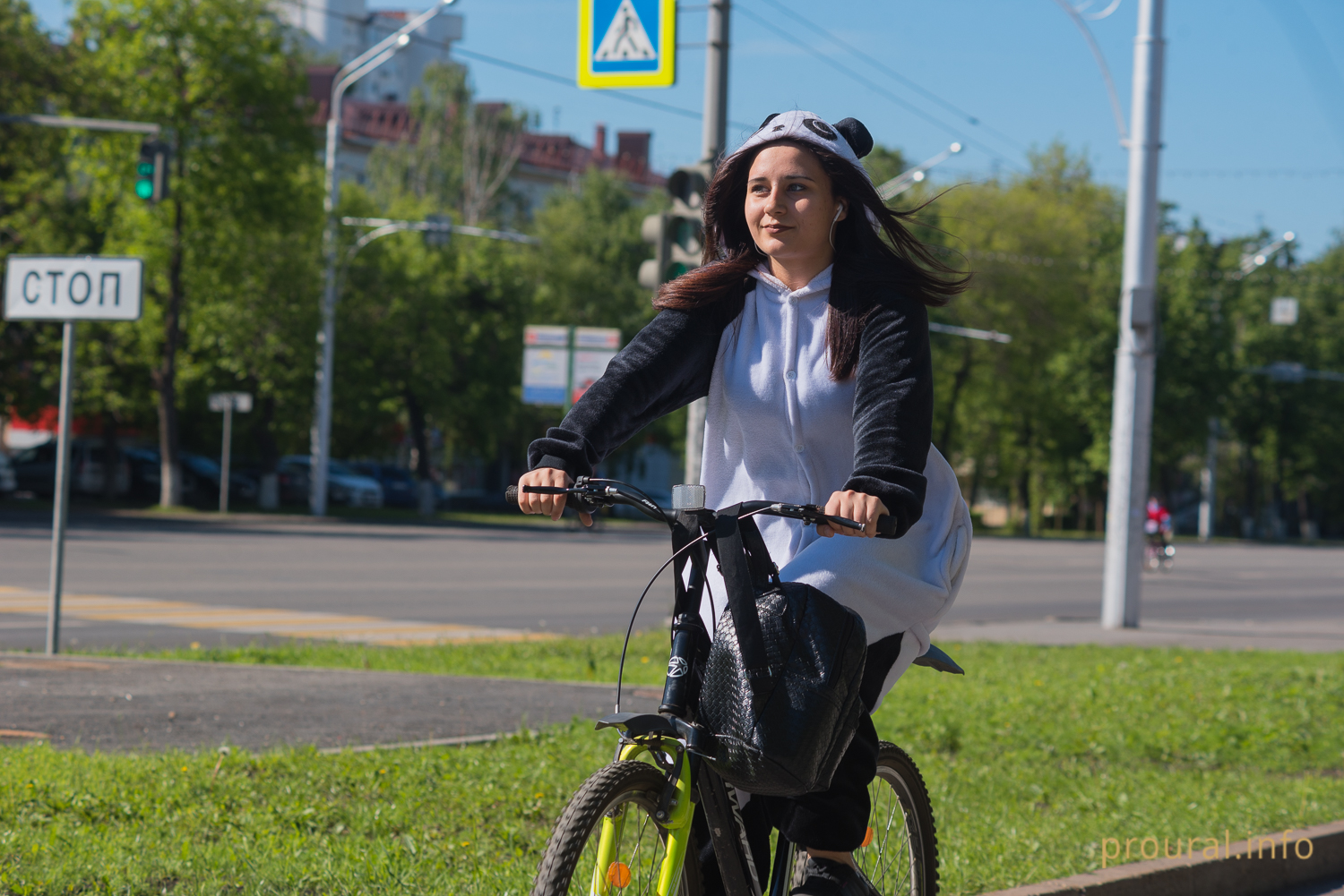 Ангелы, панды и политики в фоторепортаже со «Дня 1000 велосипедистов‎» в Уфе
