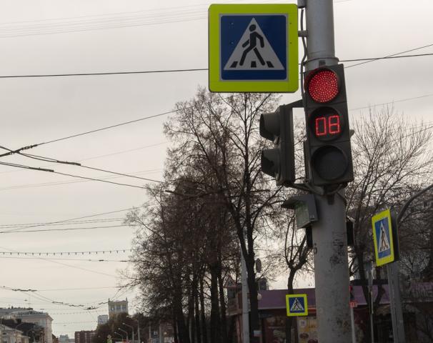 Житель Уфы предлагает поставить светофор перед одним из самых загруженных путепроводов города