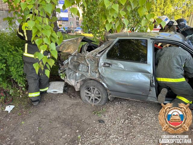 Лишенный прав 22-летний водитель погиб в ДТП в Башкирии