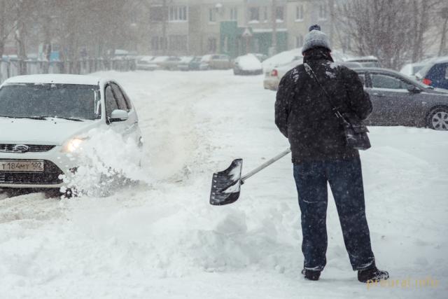 Уфимец попросил очистить от снега улицу, на которой живут 90-летние пенсионеры