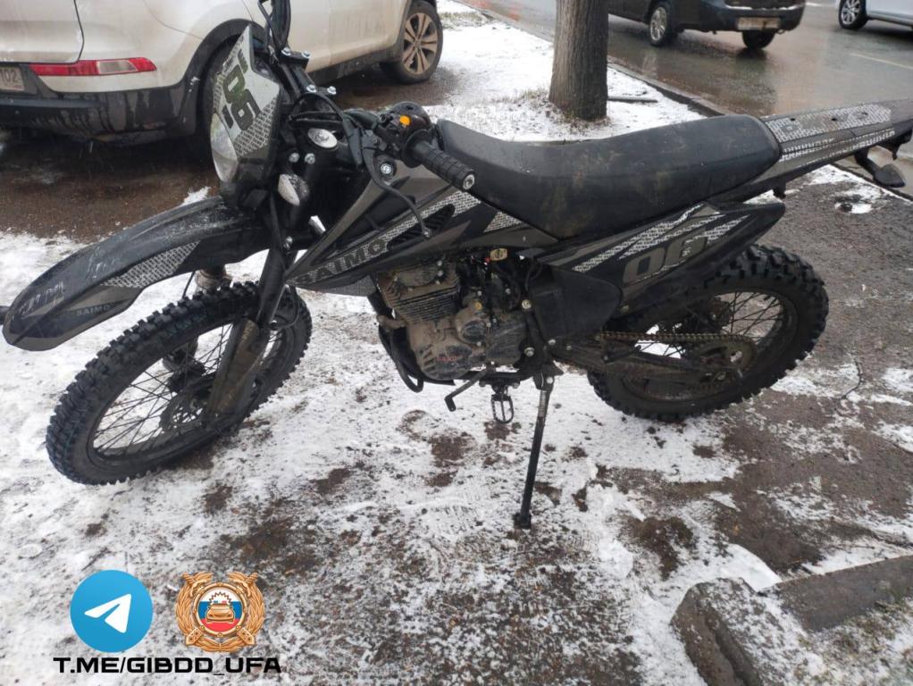 Пассажир байка пострадал в аварии на улице Рыбакова в Уфе