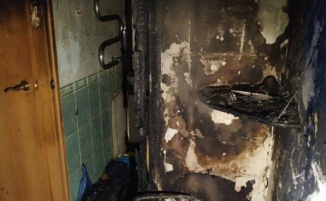 В Уфе пожарные вывели из горящего дома 16 человек