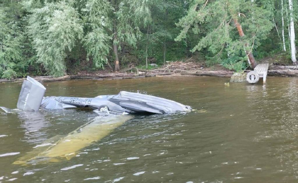 В Башкирии на водохранилище перевернулся гидросамолет, пилота оштрафовали