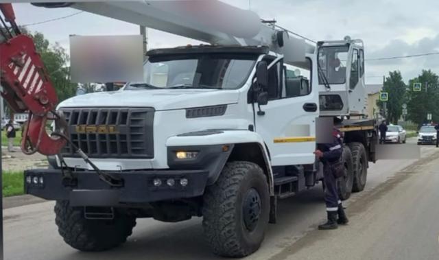 В Башкирии грузовик задавил пенсионерку на переходе с неработающим светофором