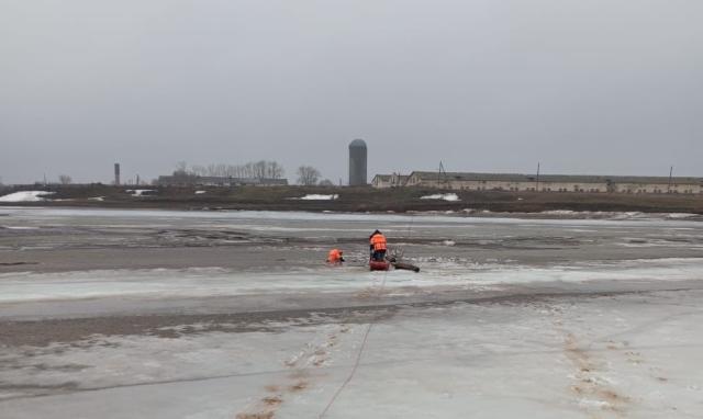В Башкирии рыбак утонул, провалившись под лед на пруду