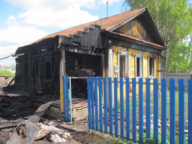 «Обиделась и подожгла дом»: жительницу Башкирии осудят за двойное убийство