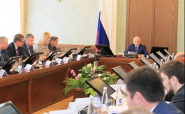 В республике снизились доходы и выросли расходы