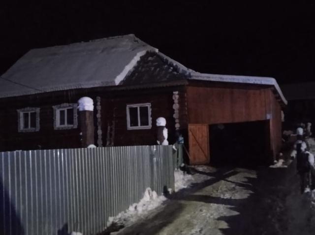 В Башкирии загорелся дом, где жили восемь детей