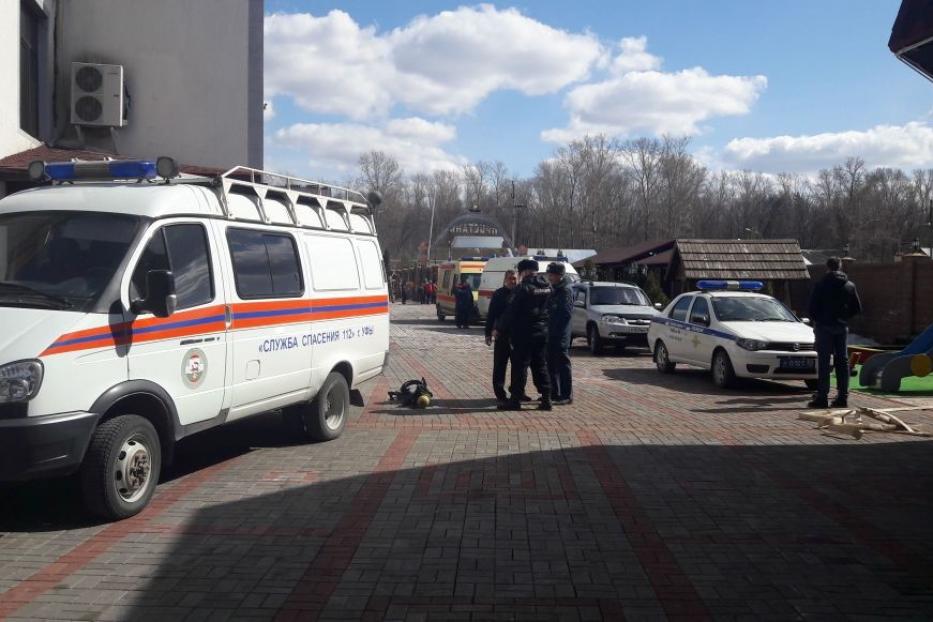 Пять человек в Уфе погибли после спуска в колодец
