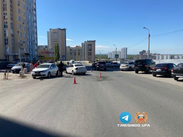 В Уфе произошло тройное ДТП с участием байкера