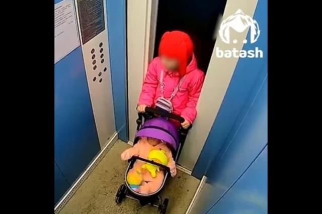В Уфе ребенка зажало дверями лифта