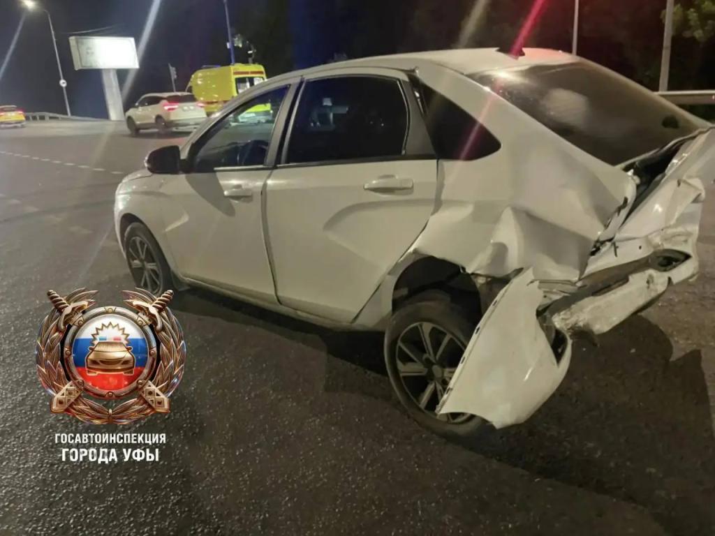 Двое пострадали в ночной аварии на Демском шоссе в Уфе